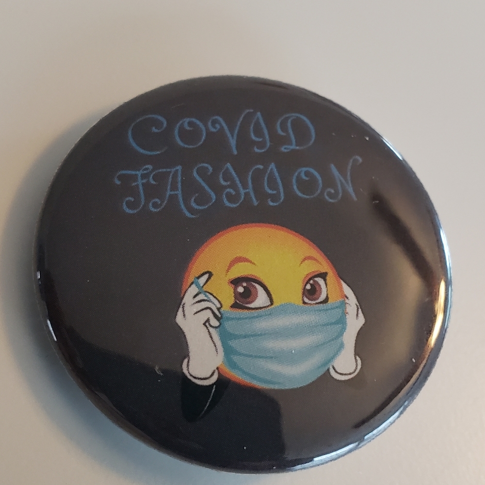 3 Button Pins Set - Picture 3 of 3